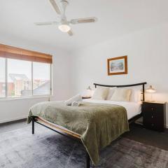 Loft 2 bedroom Retreat in Yarraville