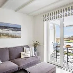 Holiday Apartment With Ocean View
