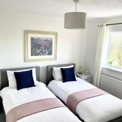 Comfortable and Spacious Superb Holiday Home in Llanelli, Dog Friendly