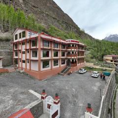 Hotel Mountain Lagoon Skardu