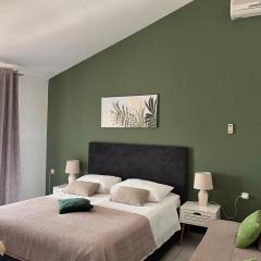 Sea view apartment-20 m from the sea