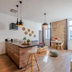 Fabulous Central 2BR - Prime Location, Walk to Croisette & Palais - By Totolulu Cannes Yellow Corner