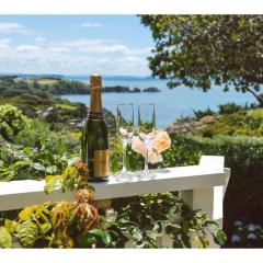 Romantic Cottage Recommended by NZ Herald
