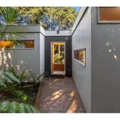 Bellbird Paradise- Waiheke Escapes