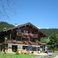 Klausenberg Hausberg - Guesthouse at the Maypole