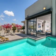 Noga Garden Penthouse with pool and Parking