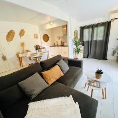 Cabane le Flamant avec jardin, piscine et parking