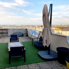 Appartement calme, grande terrasse, proche centre