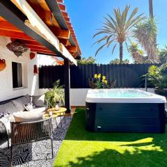 Oasis Beach Holiday Home with jacuzzi