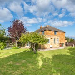 Kidlington 3 BR House with parking & large garden