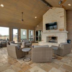Sprawling Kaufman Home with On-Site Lake and Fire Pit
