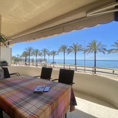 R151 Beachfront Apartment in Calafell