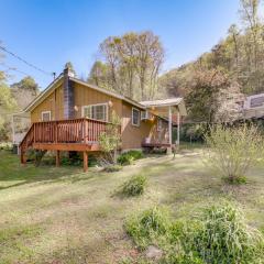 Quiet and Cozy Tuckasegee Retreat with Mountain Views!