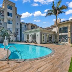 2BR 2BA Haven in The Heart Of Marina Del Rey w Pool, Gym, Outside Grill