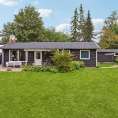 Beautiful Home In Dronningmølle