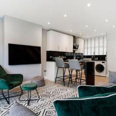 3 Bedroom Luxury Apartment - Battersea