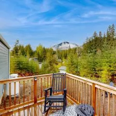 Fire Pit and Mtn Views! Cabin, Steps to Wind River