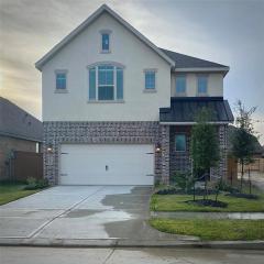 New 4bd 3ba Home 16 mi from Downtown