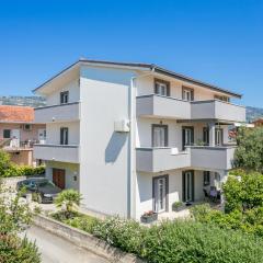 Apartments with parking space Kastel Novi, Kastela - 22702