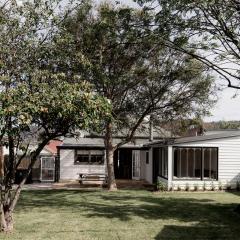 Maple House - Charming family cottage in Sandy Bay
