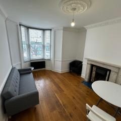 Central Location 1 Bed Self contained Flat - Close to Brighton Station & Beach