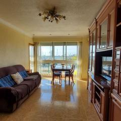 游艇会边的大房子