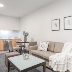 Delicate 1 Bedroom Apartment In Melbourne's Heart