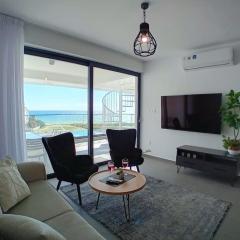 New Luxury Sea Front Apartment