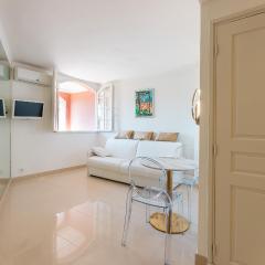 Saint Tropez, coeur de village, appartement unique