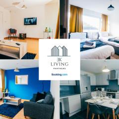 Spacious 3BR House - Sleeps 5 - Free Parking - By EKLIVING LUXE Short Lets & Serviced Accommodation