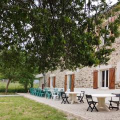 Mas de la Châtaigneraie gîte lilas près de Vallon pont d arc