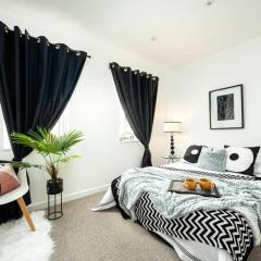 Modern Large Top Quality bedroom in London