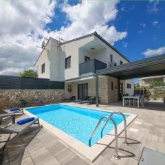 Holiday house ZOROO with private pool