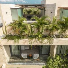 Beautiful PH w Private Rooftop 3BR and Concierge