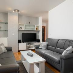 Rose Penthouse Apartment Split