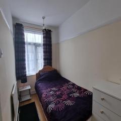 Single Room near Ilford London Train Station