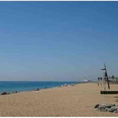 Vivienda cerca de la playa y Barcelona