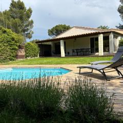 Villa de vacances nichée dans la Garrigues, à 10 minutes d'Avignon
