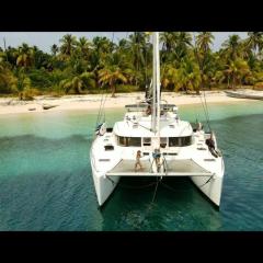 Luxury Catamaran in San Blas