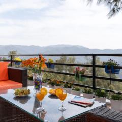 Villa Woodside Meadows by VEO - 3BR with Comp BF, Glasshouse 360 View of Kasauli