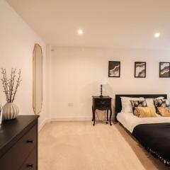 Central London 2 Bed Flat with Parking - Long Stay Offer