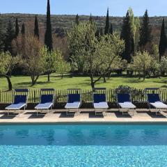 Maison de 2 chambres avec piscine partagee jardin clos et wifi a Valaurie.