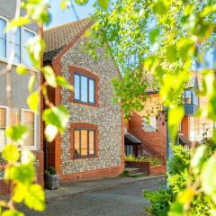 Curlew Apartment