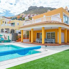 Villa with private pool and magnificent views