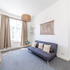 Central 1BR flat in Notting Hill, 1min to Tube