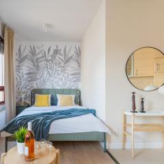 King's Haven Downtown with Balcony