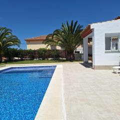 3 bedrooms villa with private pool enclosed garden and wifi at Chiclana de la Frontera