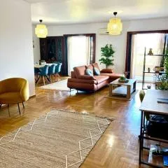 Seaview Penthouse on the Square