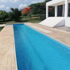 3 bedroom vacation house with large pool