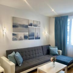 Stylish apartment 48m² 10 Mins away to Train, Projector Included!